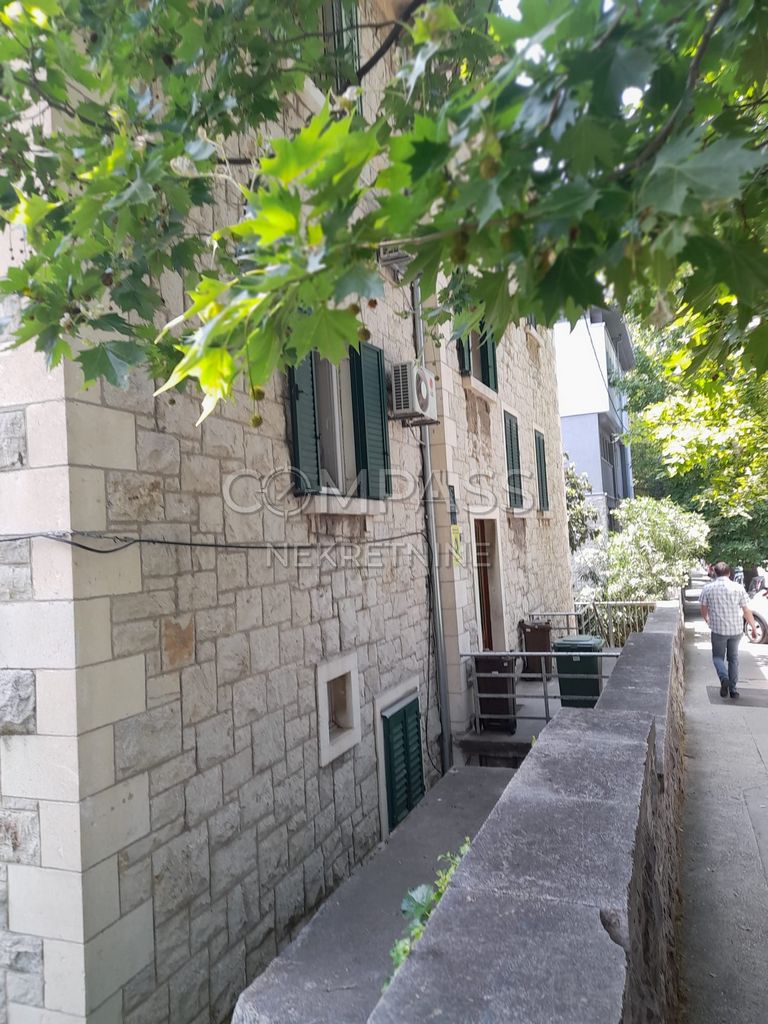 Prekrasan stan na Bačvicama 70.00 m2 (prodaja)