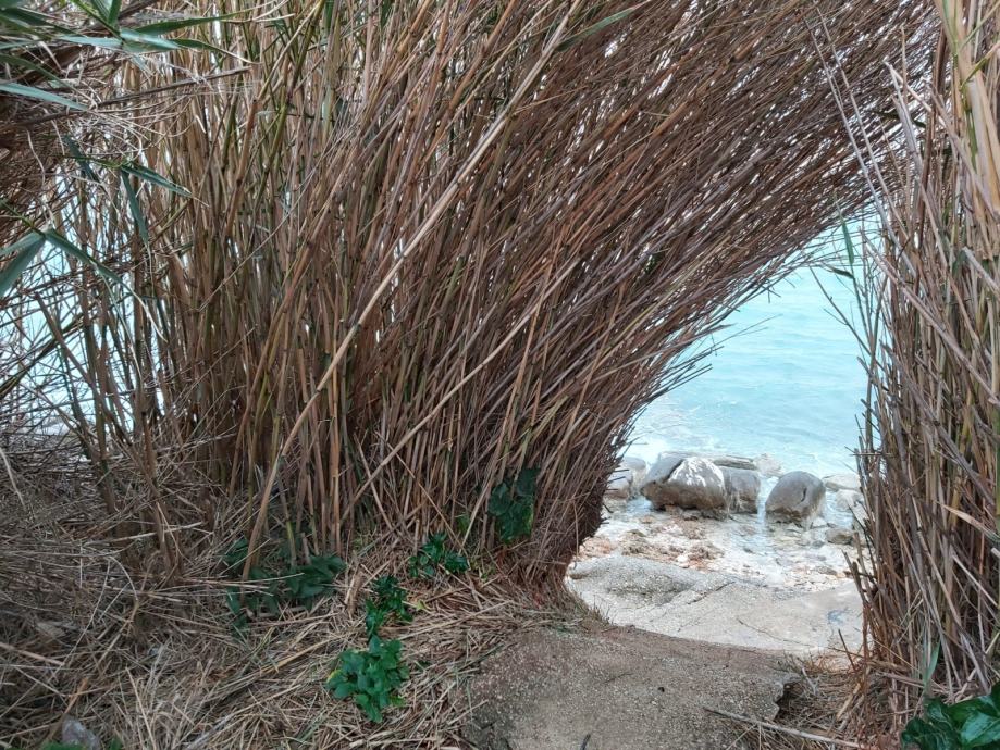 Građevinsko zemljište prvi red do mora, Kaštel Štafilić, 5860,5 m2 Compass nekretnine